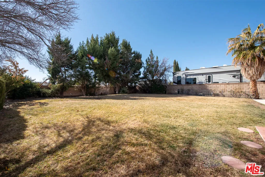 3626 W Avenue J2, Lancaster, California 93536 home-pic-38